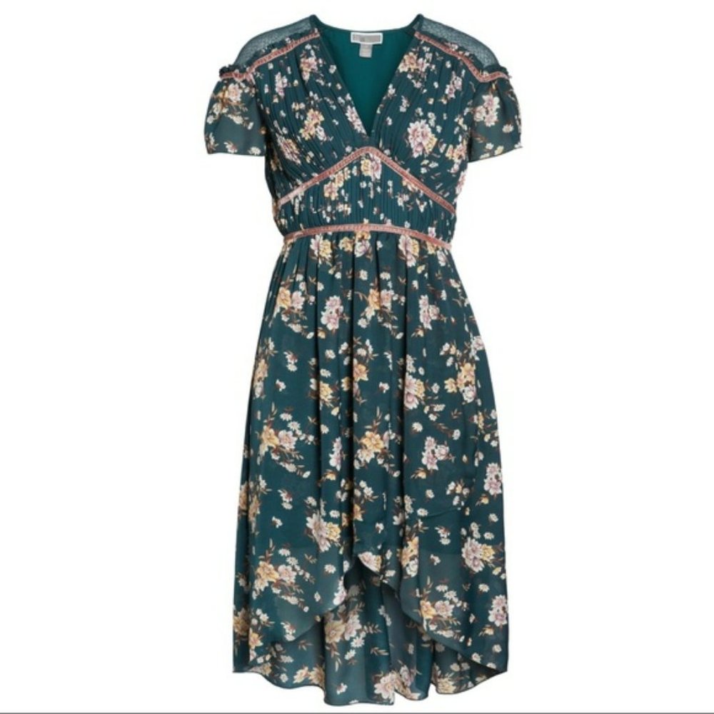 Chelsea 28 Dress Green Branching Lillies Flowy